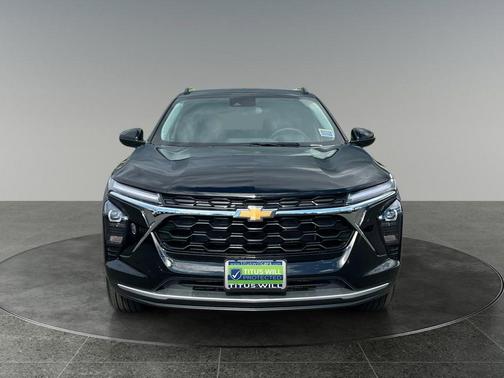 Mosaic Black Metallic 2026 Chevrolet Trax LT