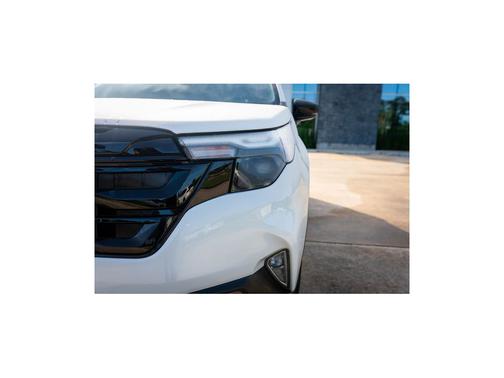 Crystal White Pearl 2025 Subaru Forester Sport