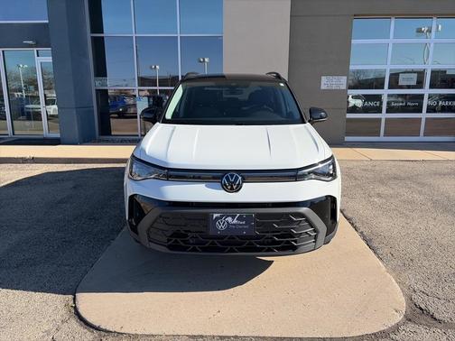 2025 Volkswagen Taos 1.5T SE Black