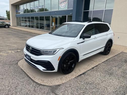 2024 Volkswagen Tiguan 2.0T SE R-Line Black
