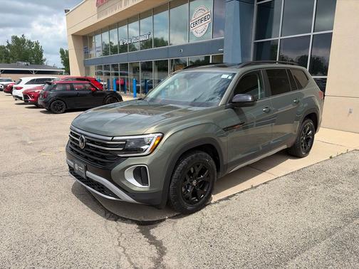 Avocado Green 2024 Volkswagen Atlas 2.0T Peak Edition SE w/Technology