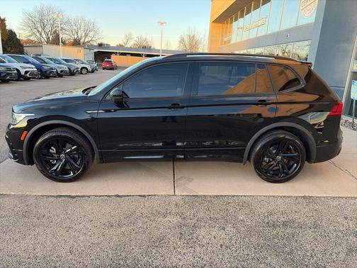 2024 Volkswagen Tiguan 2.0T SE R-Line Black