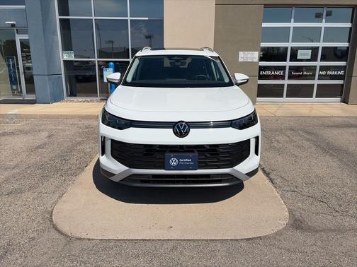 Pure White 2026 Volkswagen Tiguan 2.0T SE
