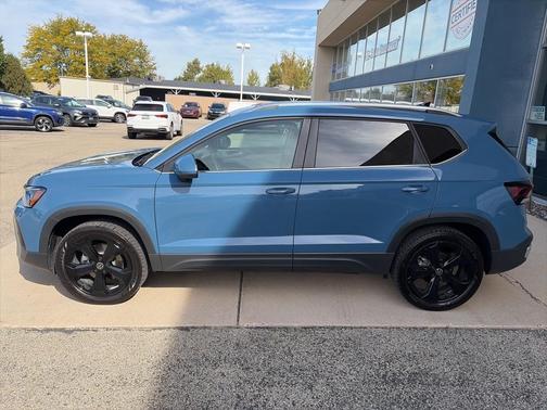 2025 Volkswagen Taos 1.5T SEL