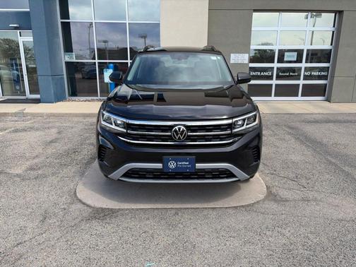 Deep Black Pearl Effect 2023 Volkswagen Atlas 2.0T SE