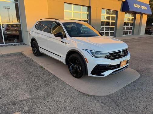 2024 Volkswagen Tiguan 2.0T SE R-Line Black