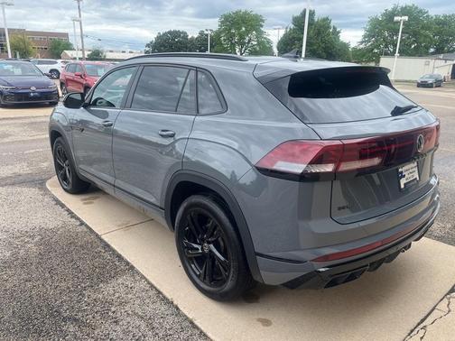 2025 Volkswagen Atlas Cross Sport 2.0T SEL R-Line Black
