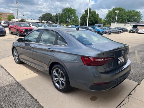 2024 Volkswagen Jetta 1.5T SE