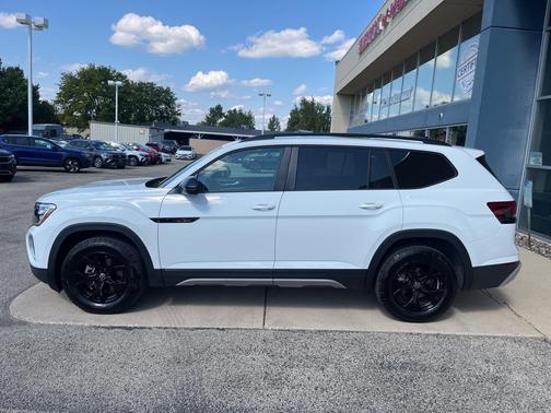 2025 Volkswagen Atlas 2.0T Peak Edition
