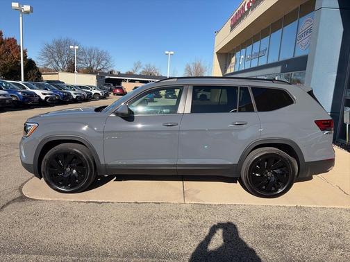 2025 Volkswagen Atlas 2.0T SE