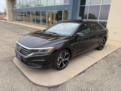 2021 Volkswagen Passat 2.0T R-Line