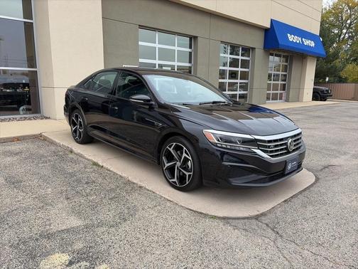 2021 Volkswagen Passat 2.0T R-Line