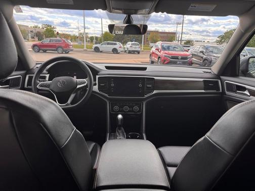 2022 Volkswagen Atlas 3.6L SE w/Technology