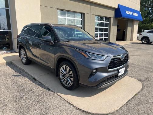 2023 Toyota Highlander Hybrid Platinum