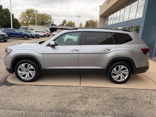 2022 Volkswagen Atlas 3.6L SE w/Technology