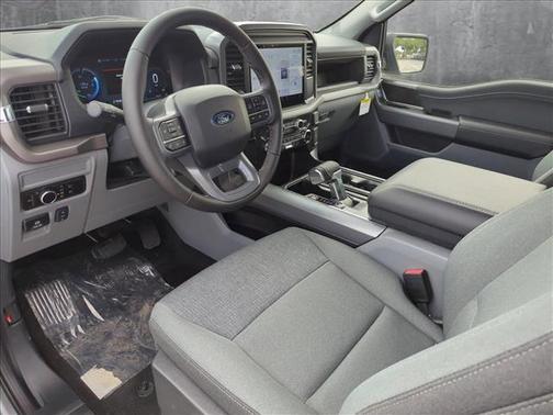 2025 Ford F-150 Lightning XLT