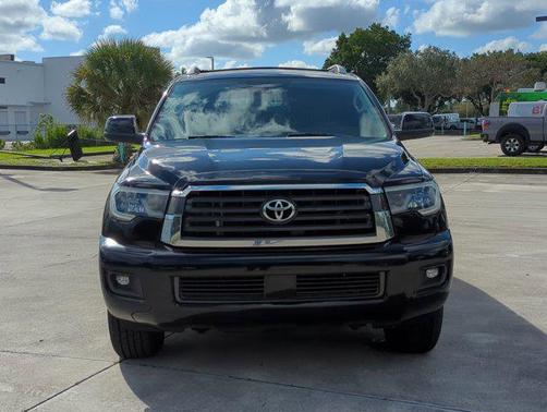 2022 Toyota Sequoia SR5