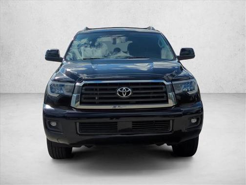 2022 Toyota Sequoia SR5
