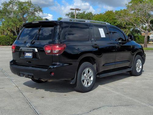 2022 Toyota Sequoia SR5