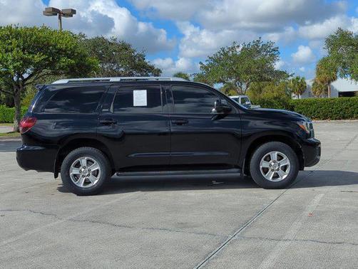 2022 Toyota Sequoia SR5