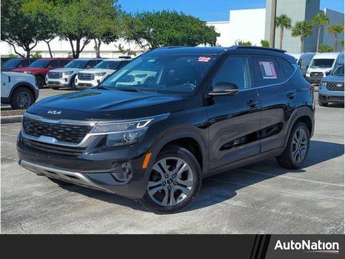 Cherry Black 2022 Kia Seltos S