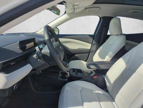 Star White Metallic Tri-Coat 2026 Ford Mustang Mach-E Premium
