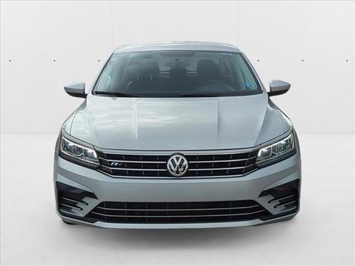 2017 Volkswagen Passat 1.8T R-Line w/Comfort