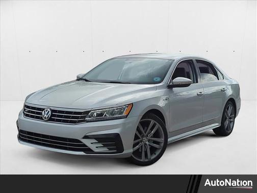 2017 Volkswagen Passat 1.8T R-Line w/Comfort