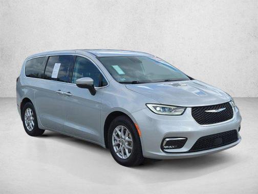 Silver Mist Clearcoat 2023 Chrysler Pacifica Touring L