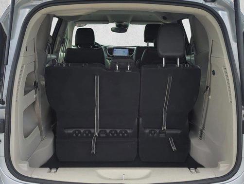 Silver Mist Clearcoat 2023 Chrysler Pacifica Touring L