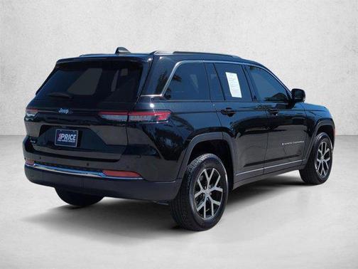 Diamond Black Crystal Pearlcoat 2024 Jeep Grand Cherokee Limited