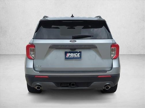 Iconic Silver Metallic 2023 Ford Explorer XLT