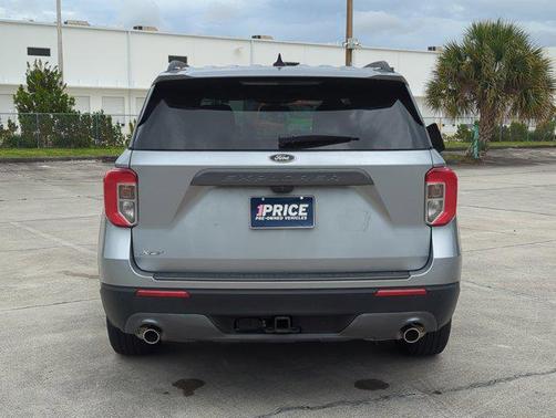 Iconic Silver Metallic 2023 Ford Explorer XLT