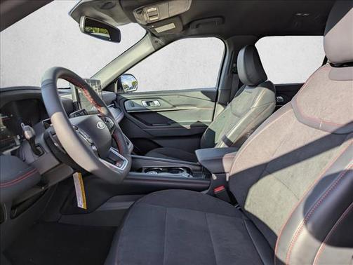 Star White Metallic Tri-Coat 2026 Ford Explorer ST