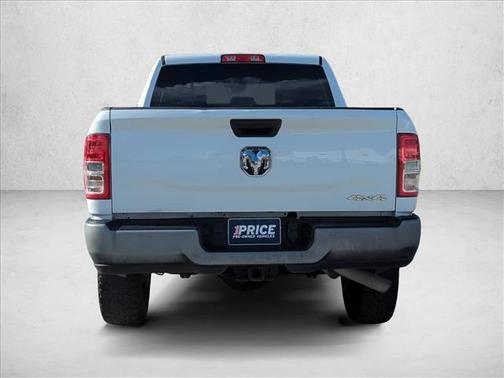2022 RAM 2500 Tradesman Crew Cab 4x4 6'4' Box