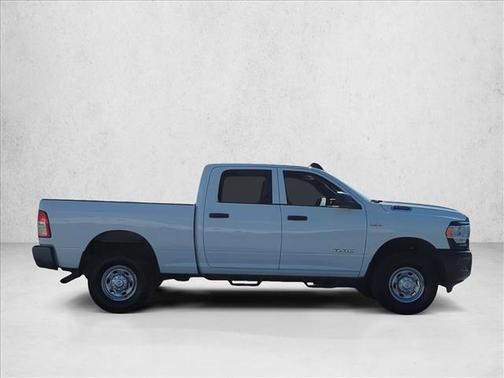 2022 RAM 2500 Tradesman Crew Cab 4x4 6'4' Box