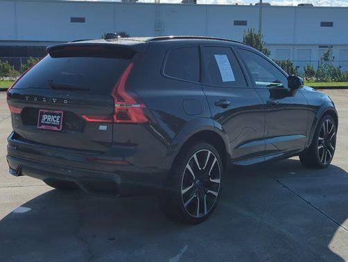 2024 Volvo XC60 Recharge Plug-In Hybrid T8 Ultimate Dark Theme