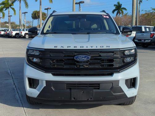 2025 Ford Expedition Max Active 4x4