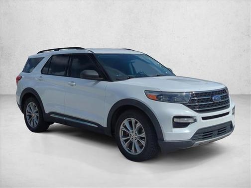 Oxford White 2021 Ford Explorer XLT