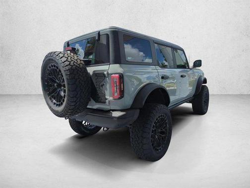 Avalanche Gray 2026 Ford Bronco Badlands