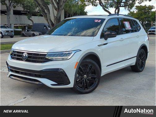 2022 Volkswagen Tiguan 2.0T SE R-Line Black