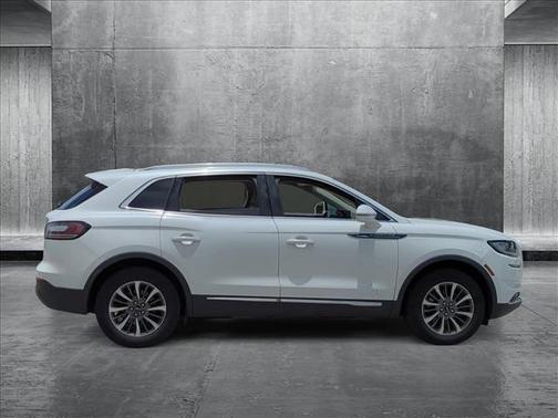 2022 Lincoln Nautilus Standard