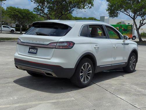 2022 Lincoln Nautilus Standard