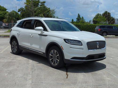 2022 Lincoln Nautilus Standard