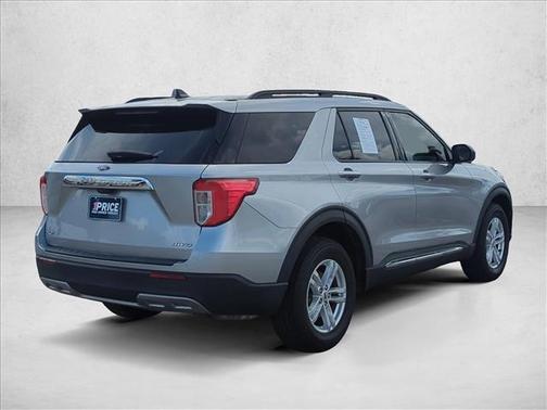 Iconic Silver Metallic 2021 Ford Explorer XLT