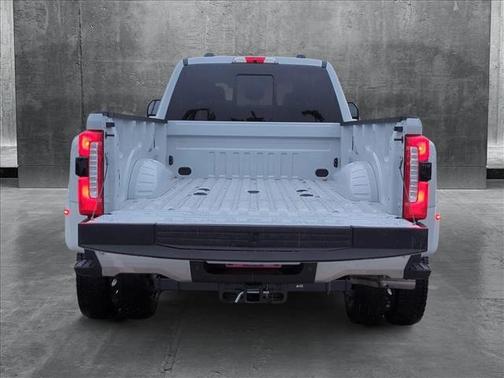 2025 Ford F-450 Lariat