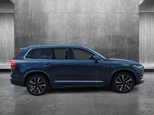 2024 Volvo XC90 B6 Plus Bright Theme 7-Seater
