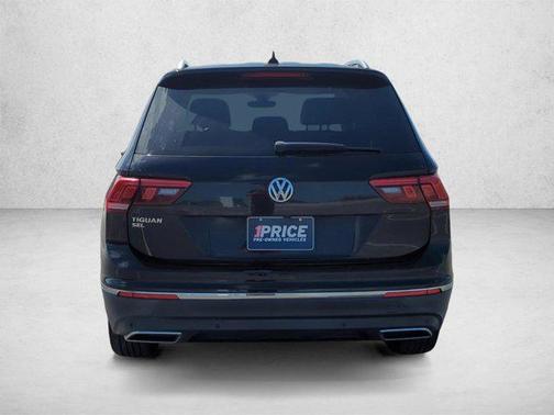 Deep Black Pearl 2020 Volkswagen Tiguan 2.0T SE
