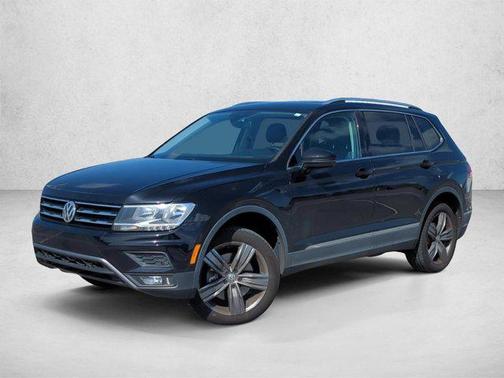 Deep Black Pearl 2020 Volkswagen Tiguan 2.0T SE