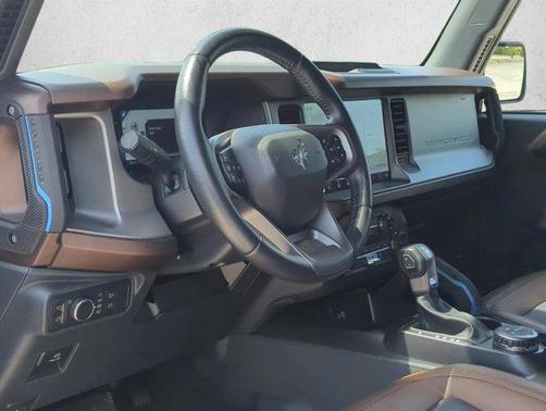Iconic Silver Metallic 2021 Ford Bronco Outer Banks